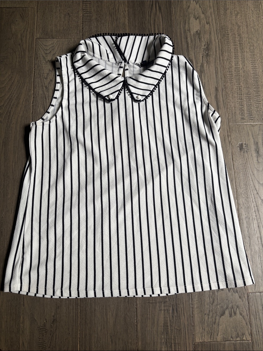 Alison Andrews | Sleeveless White Top Black Pinstripes Peter Pan Collar XL